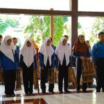 Angklung-Orchester der YPAB-Blindenschule in Surabaya während der Reise 2025