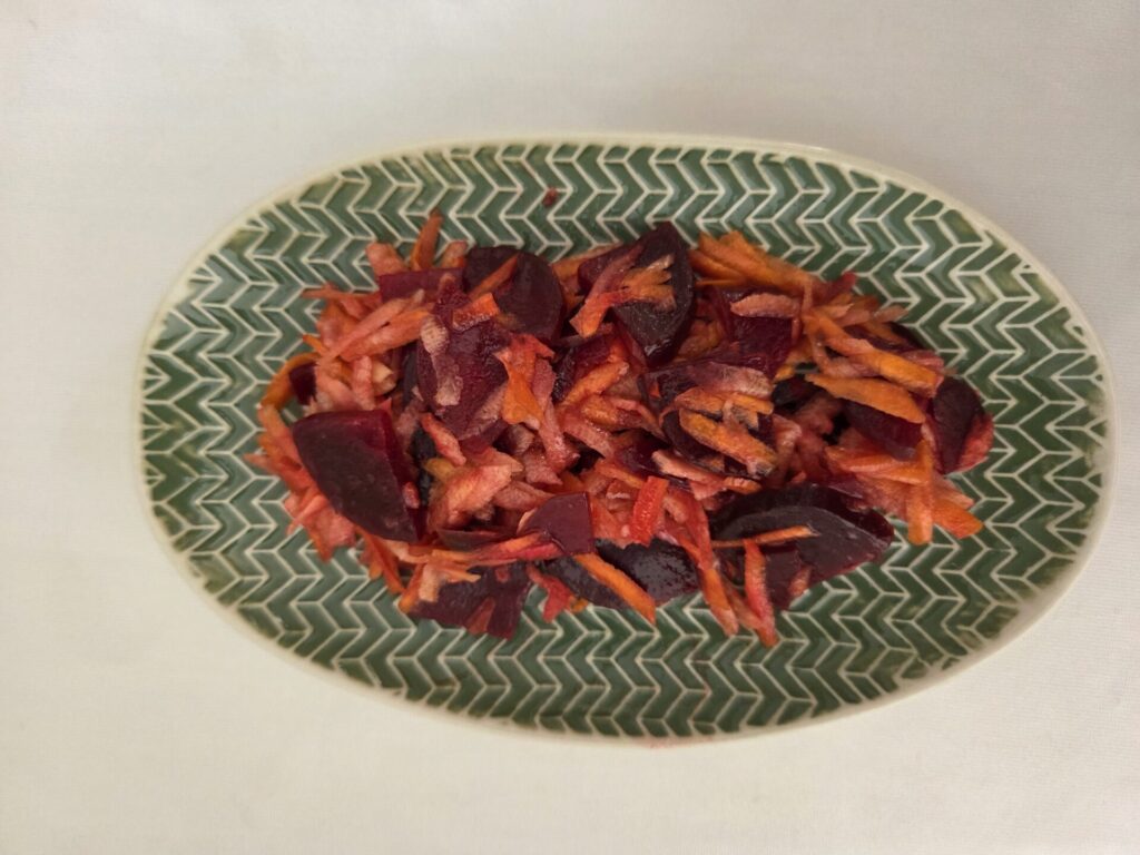 Chinesischer Rote Beete-Karotten-Salat
